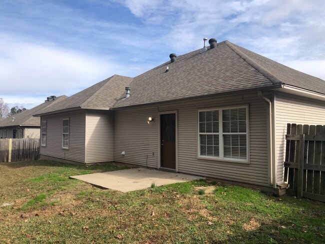 Building Photo - 319 Autumn Dr