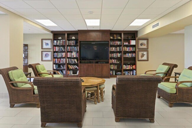 Building Photo - 3101 S Ocean Blvd