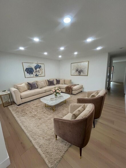 Building Photo - 32122 Via De Oliva