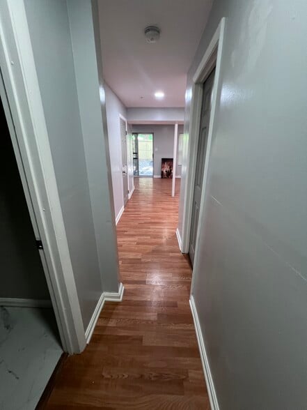 Building Photo - 5627 Onslow Way