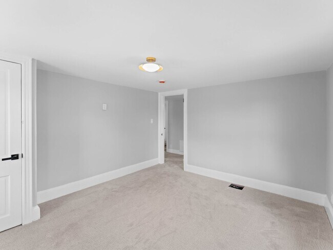 Building Photo - Updated 3-Bedroom Home with Spacious Yard in Hainesport