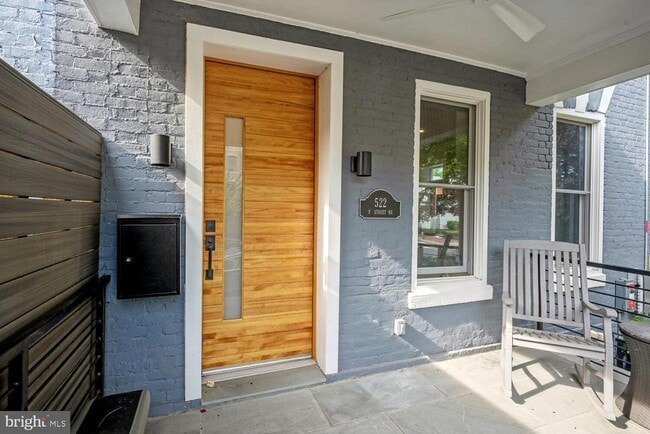 Building Photo - 522 F St NE