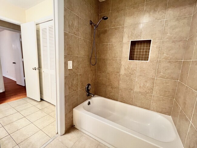 Building Photo - 5391 Golf Course Dr