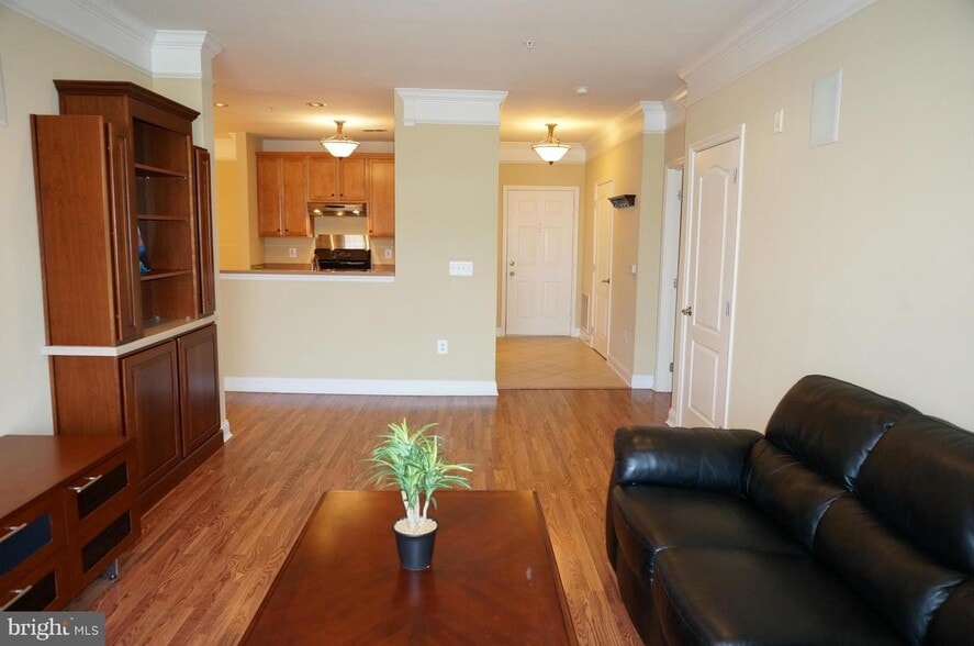 Unit entrance, Kitchen and Living room - 5801 Clipper Ln