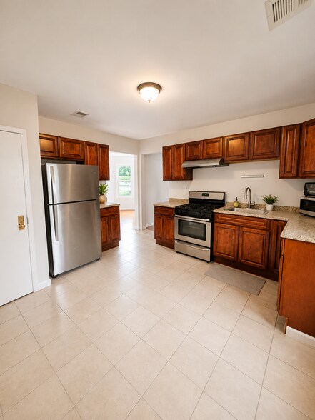 Kitchen - 101 2nd St