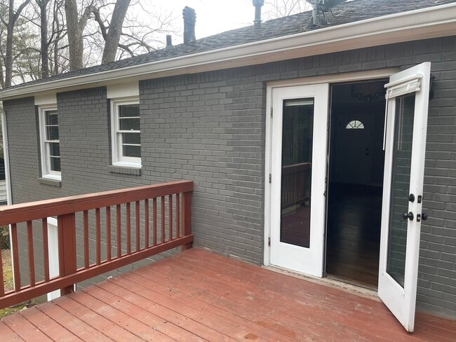 Building Photo - 3494 Maryvale Dr