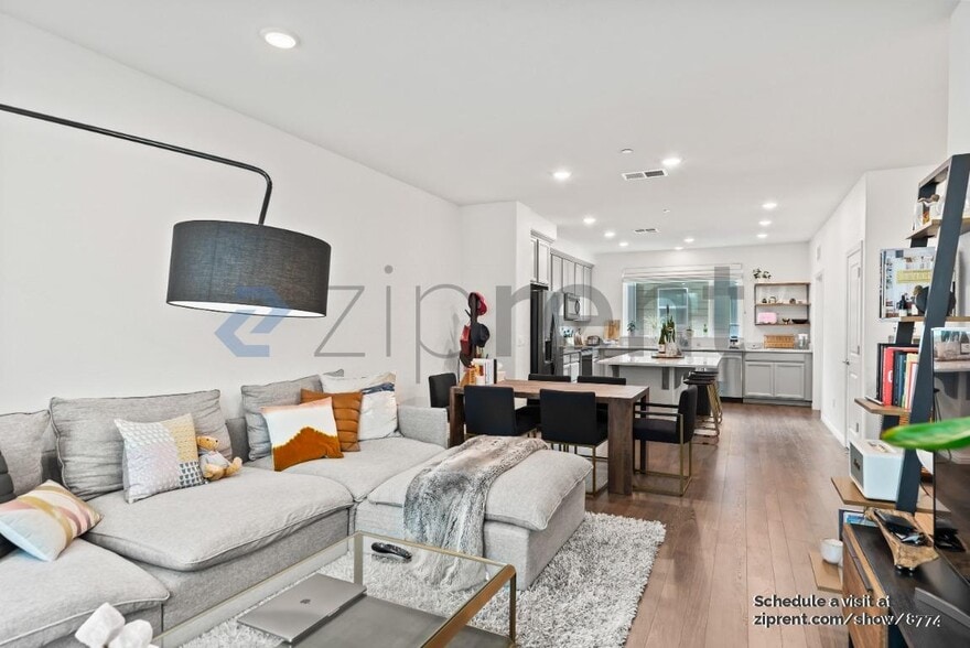 Building Photo - 641 Toby Ct