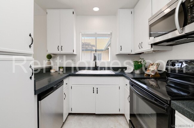 Building Photo - 11263 Avenida De Los Lobos