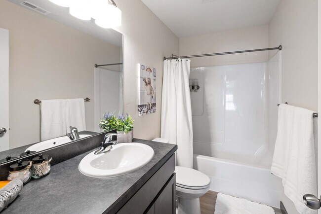 Building Photo - 2942 W Babcock St