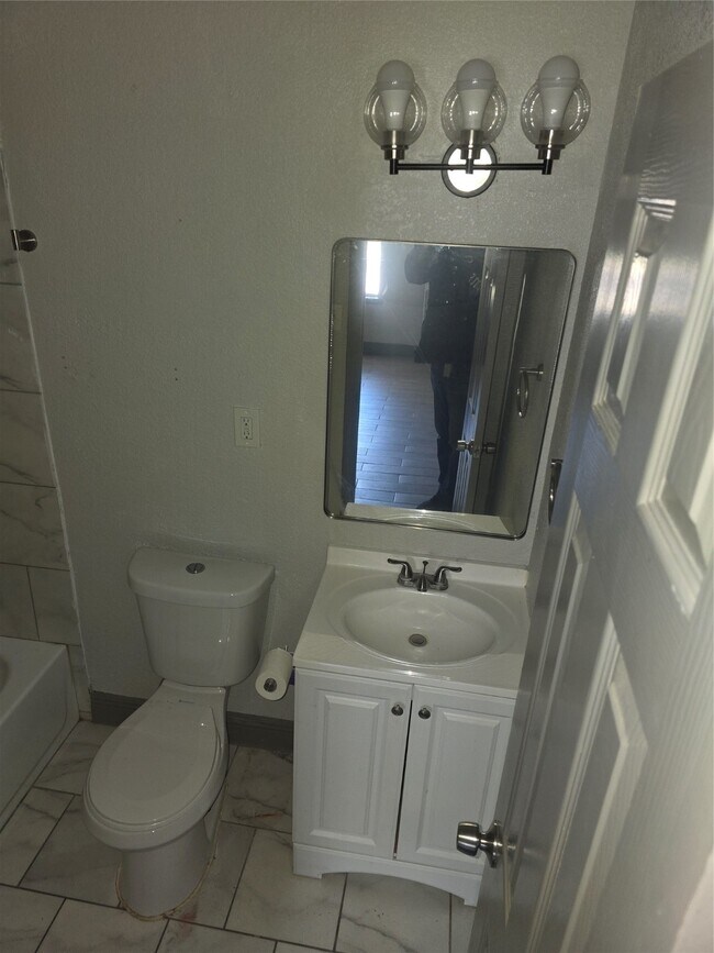 Building Photo - 3308 Sophie Ann Dr