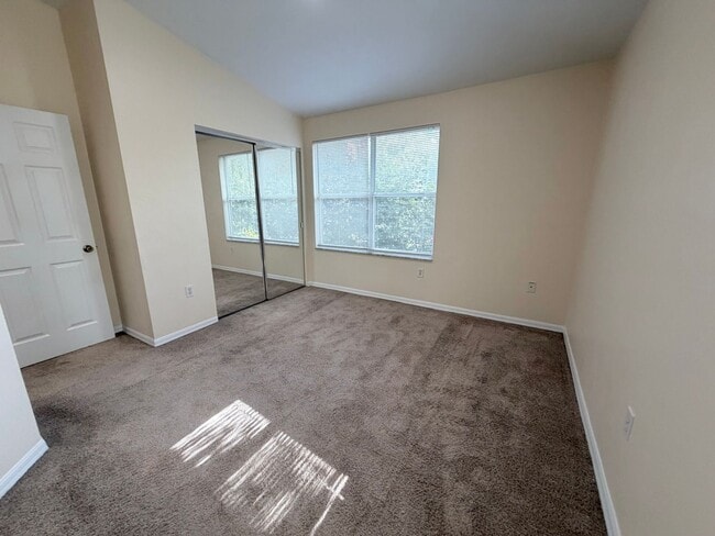 Building Photo - 3880 SW 20th Ave