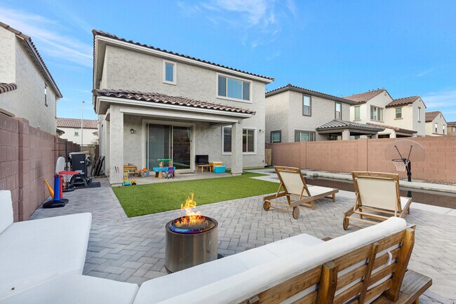 Building Photo - 6815 N 88th Dr