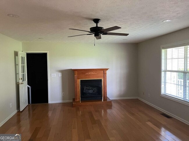Building Photo - 5075 Mills Dr