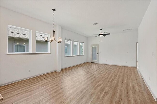 Building Photo - 133 Monterey Oak Trl