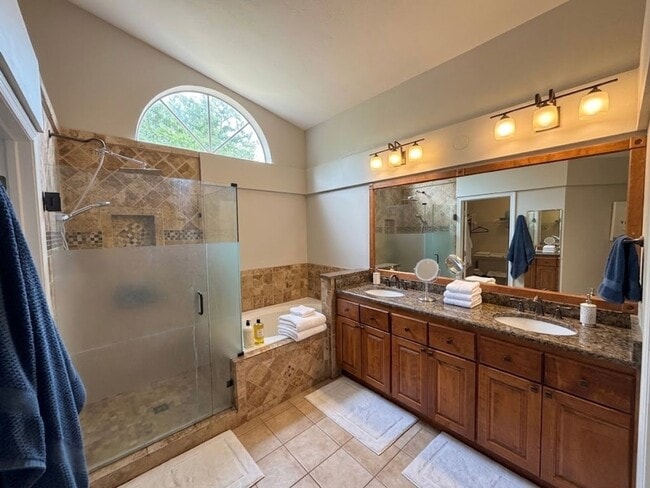 Building Photo - 4 Bed 2 Bath In Sable Chase