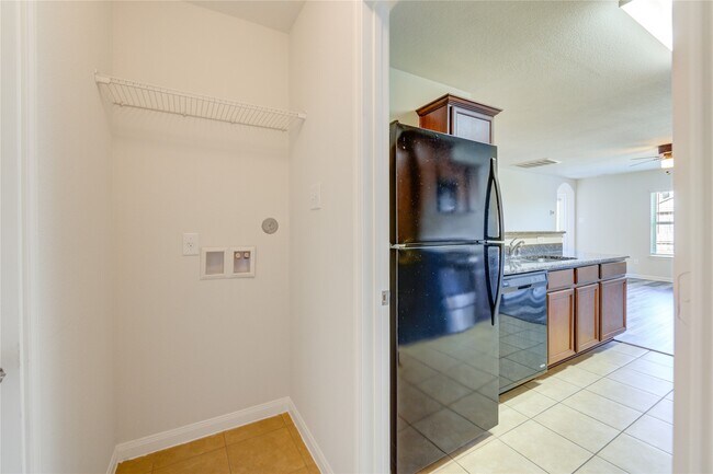 Building Photo - 8839 Hazel Rose Sky Dr