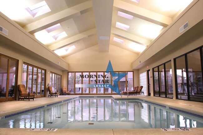 Building Photo - 2-Bedroom Condo Unit with Mountain Views!