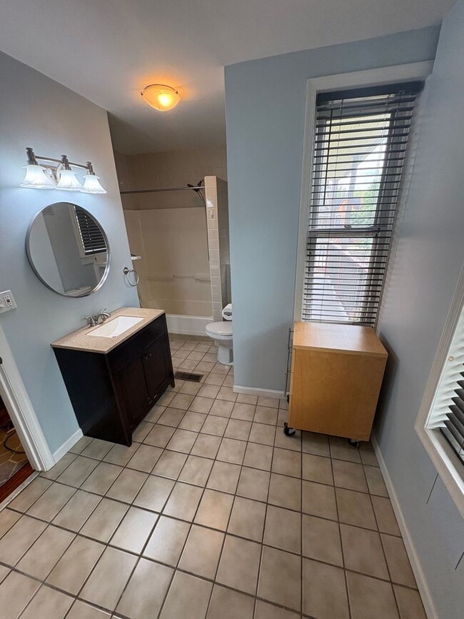 Building Photo - Beautiful 3 Bedroom on Susquehanna