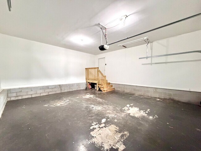 Building Photo - 1909 Needmore Rd