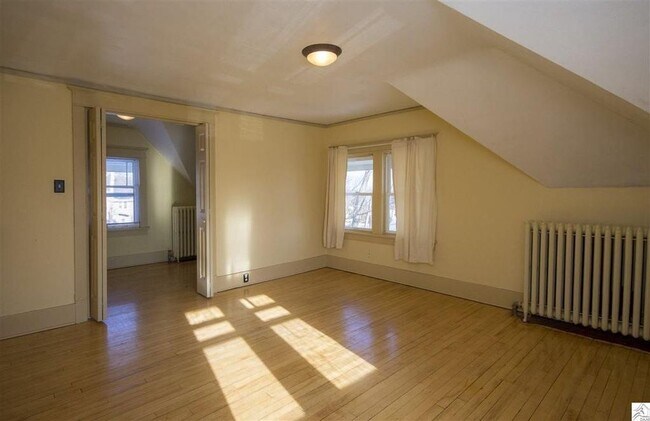 Bedroom 2 - 505 E Oxford St
