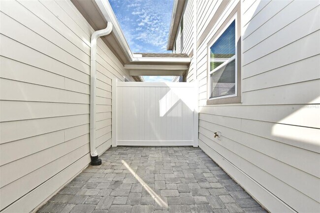 Building Photo - 2948 Voyager Ave