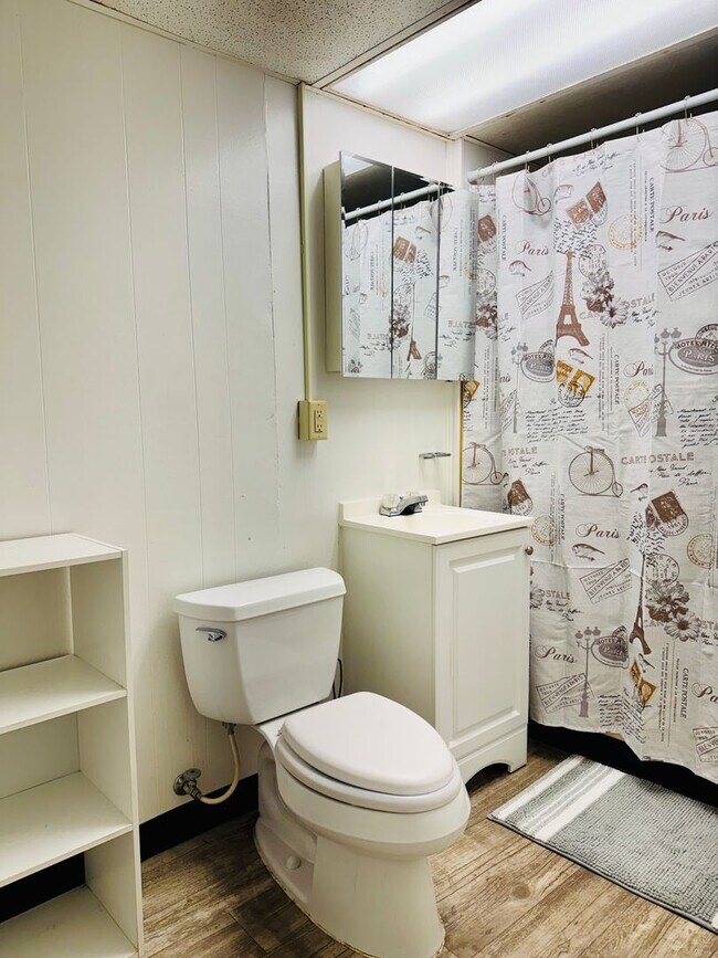 Building Photo - Cute 1 bed, 1 bath apartment in town for rent! No Pets/No Smoking