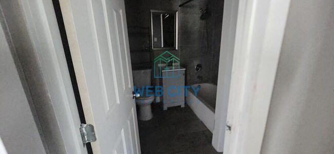 Building Photo - 15369 Flud Rd