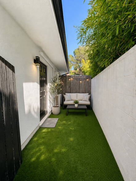 Private yard - 7272 Cirrus Way