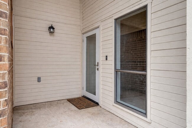 Building Photo - 6619 Ports O Call Dr