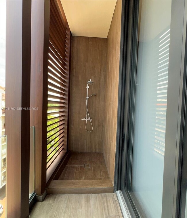 Building Photo - 3581 E Glencoe St