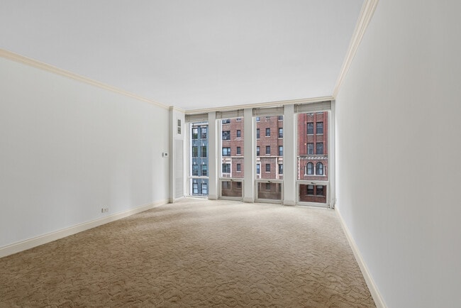 Building Photo - 200 E Delaware Pl