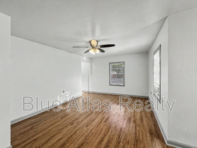 Building Photo - 1714 NW Dallas St