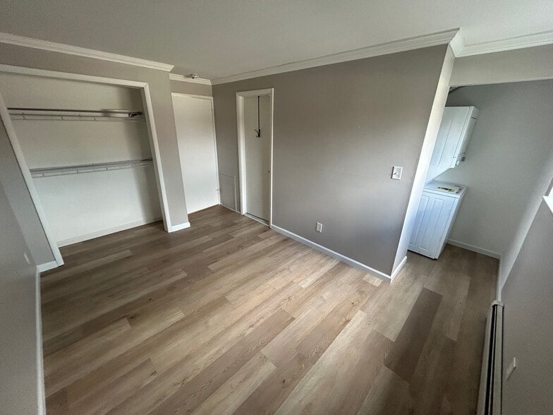 Building Photo - 31831 Grand River Ave