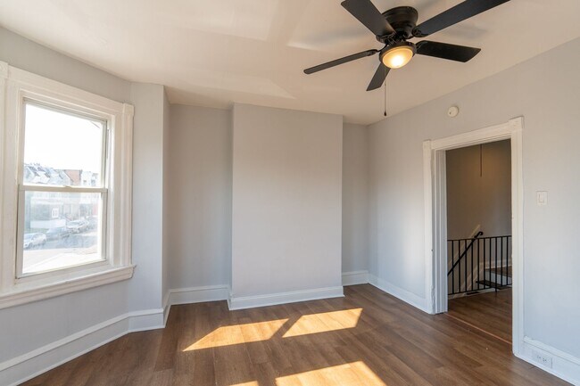 Building Photo - Lovely 2 bedroom
