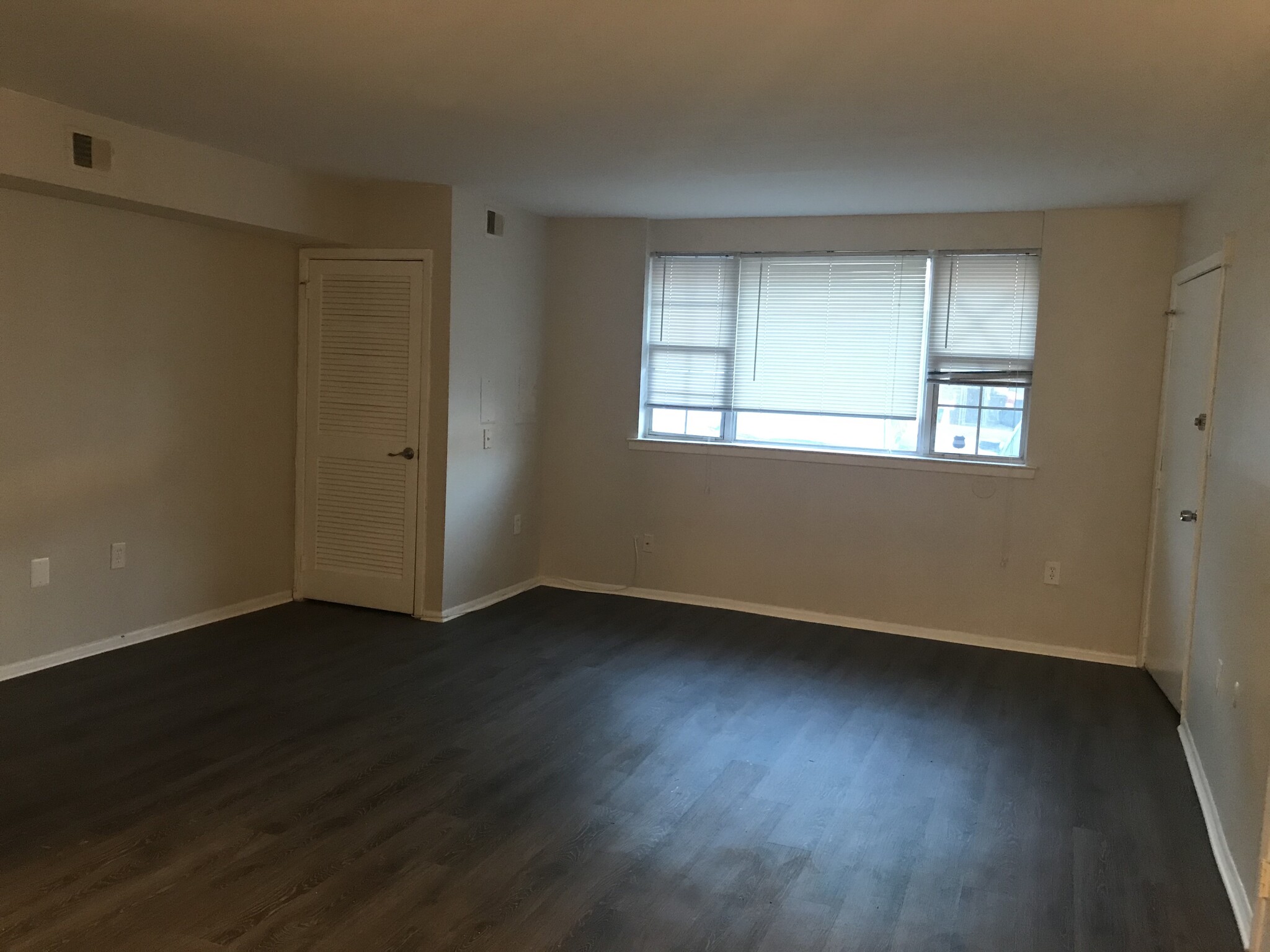 Building Photo - 4614 Silverwood St