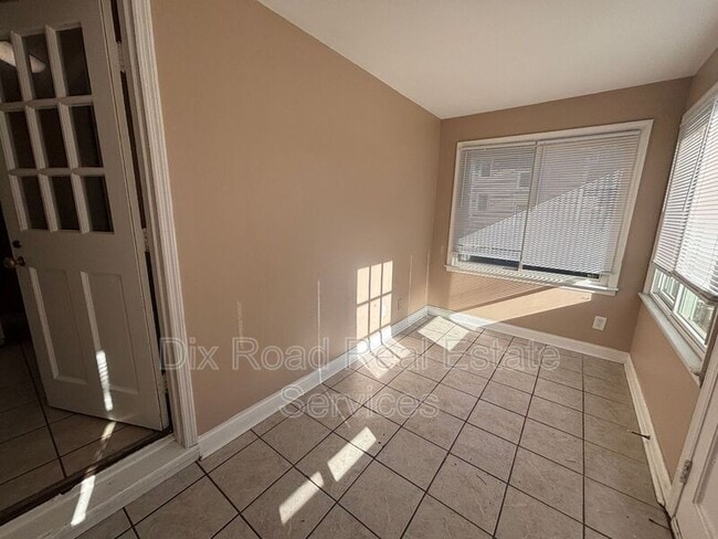 Building Photo - 3600 Grand Ave