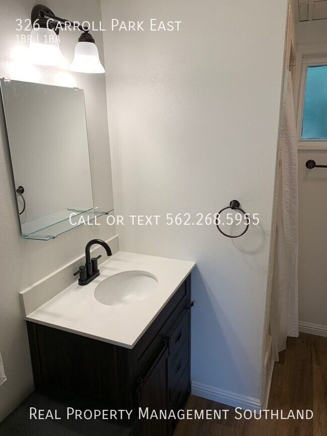 Building Photo - Studio Apartment for Rent in Long Beach