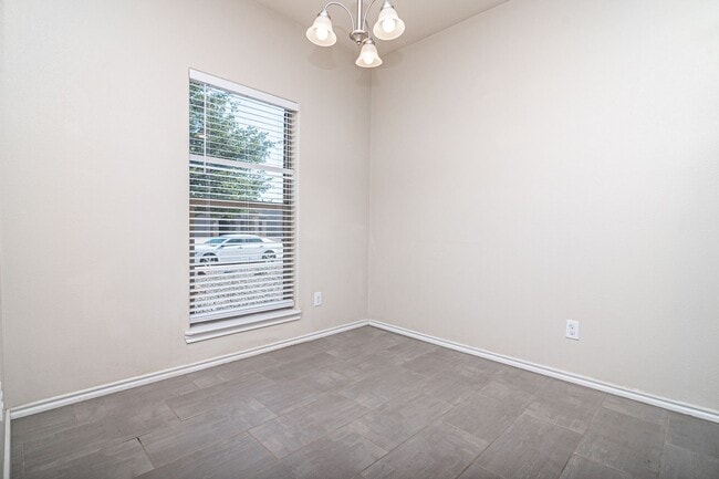 Building Photo - 1600 Rattler Ln