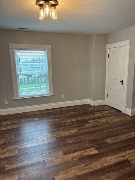 Living area - 721 E Clinton St