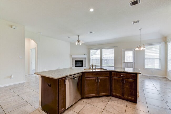 Building Photo - 84 Linnwood Dr