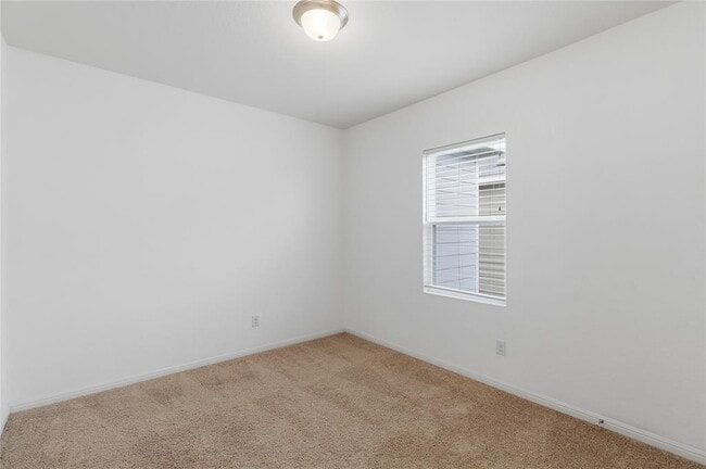 Building Photo - 211 Shiro Dr