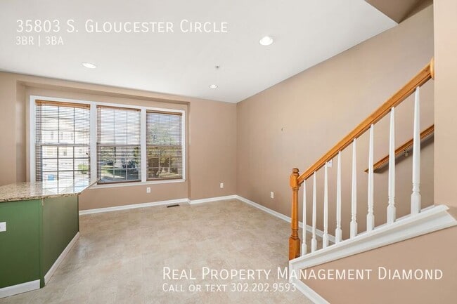 Building Photo - 35803 S Gloucester Cir