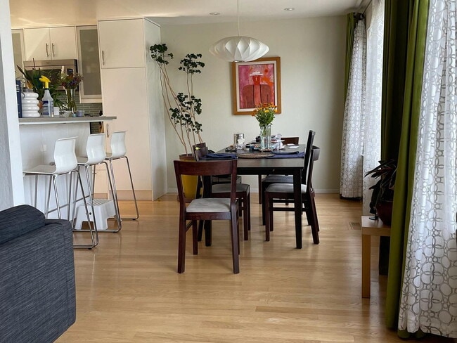 Building Photo - "Charming 4-Bedroom Home with 2 Baths in the Heart of San Francisco!"