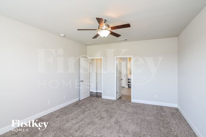 Building Photo - 12406 Serenity Farm