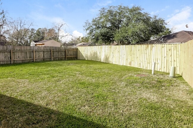 Building Photo - 5207 Riverwood Dr