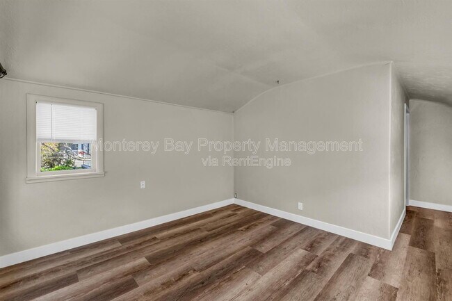 Building Photo - 227 18th St