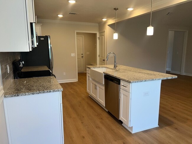 Building Photo - 158 Atherstone St