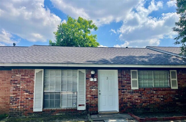 Primary Photo - 9775 Pine Lake Dr