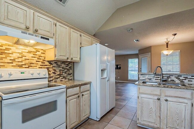 Building Photo - 4415 Haverhill Ln