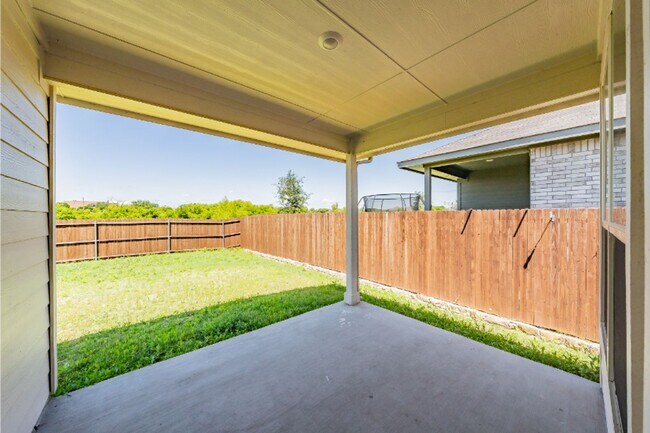 Building Photo - 8637 Centerboard Ln